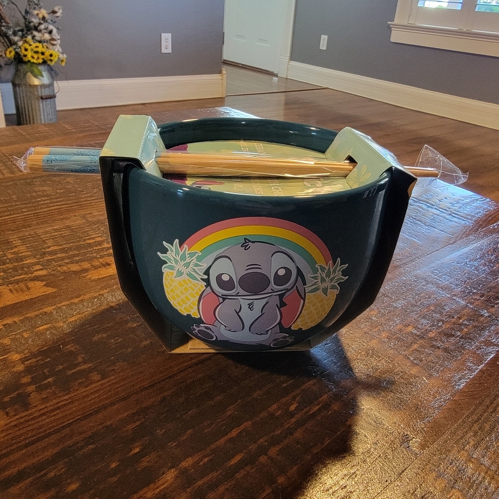 NWT Ceramic ramen and chopsticks‎ bowl Disney Lilo and Stitch